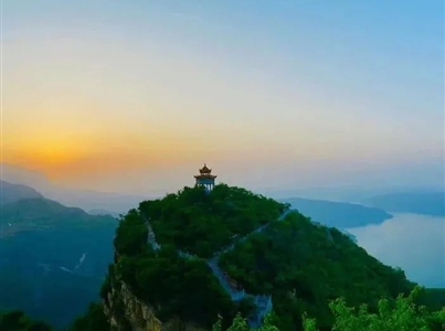 【重磅】夜爬洛阳荆紫仙山：观黄